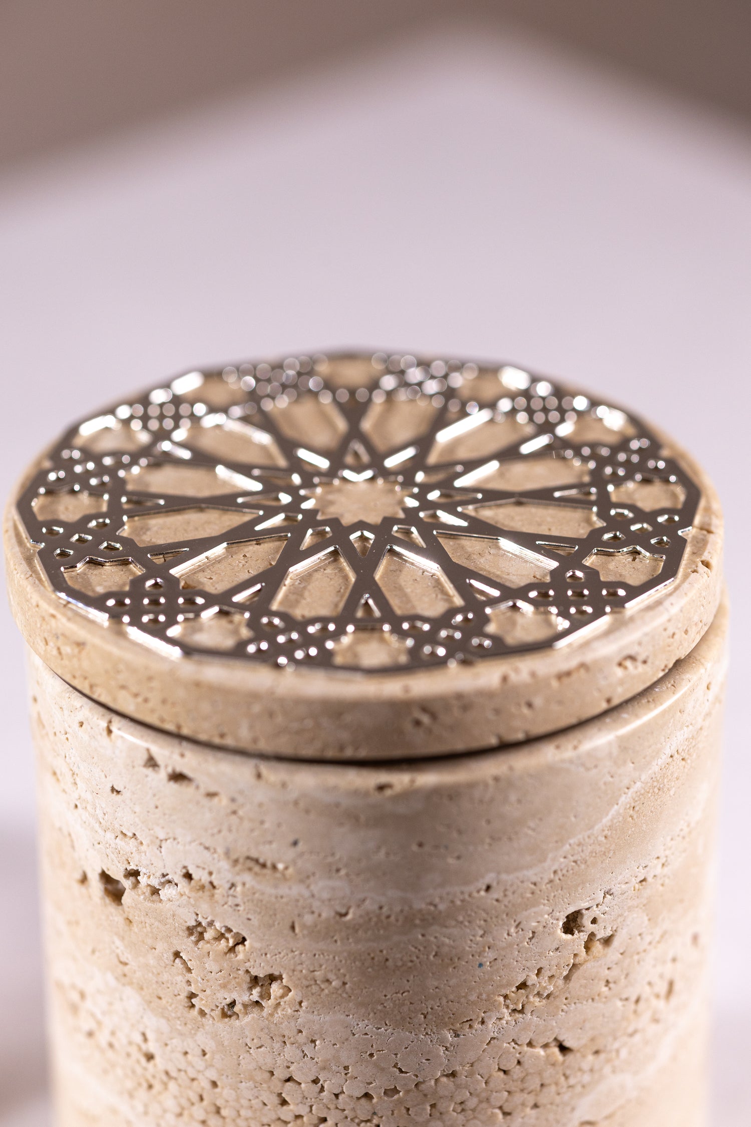OUD MIRAGE Dubai Candle &amp; Travertine Holder