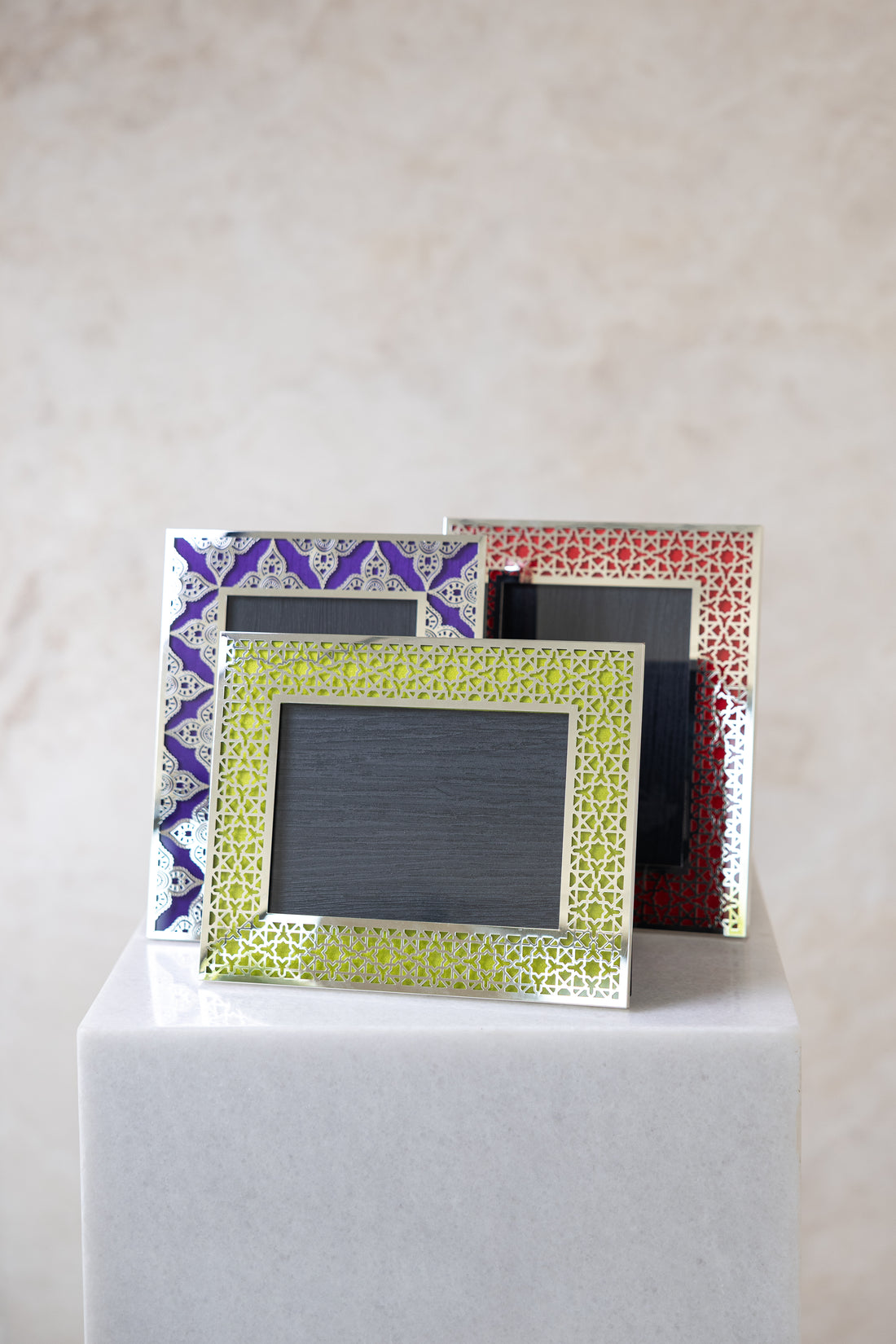 DUBAI Silver Photo Frame (5R) - Red